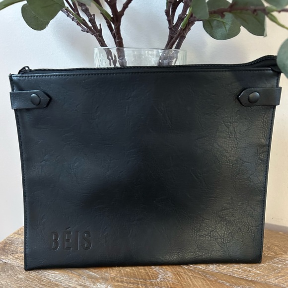 BEIS Handbags - BEIS HANDBAG CLUTCH